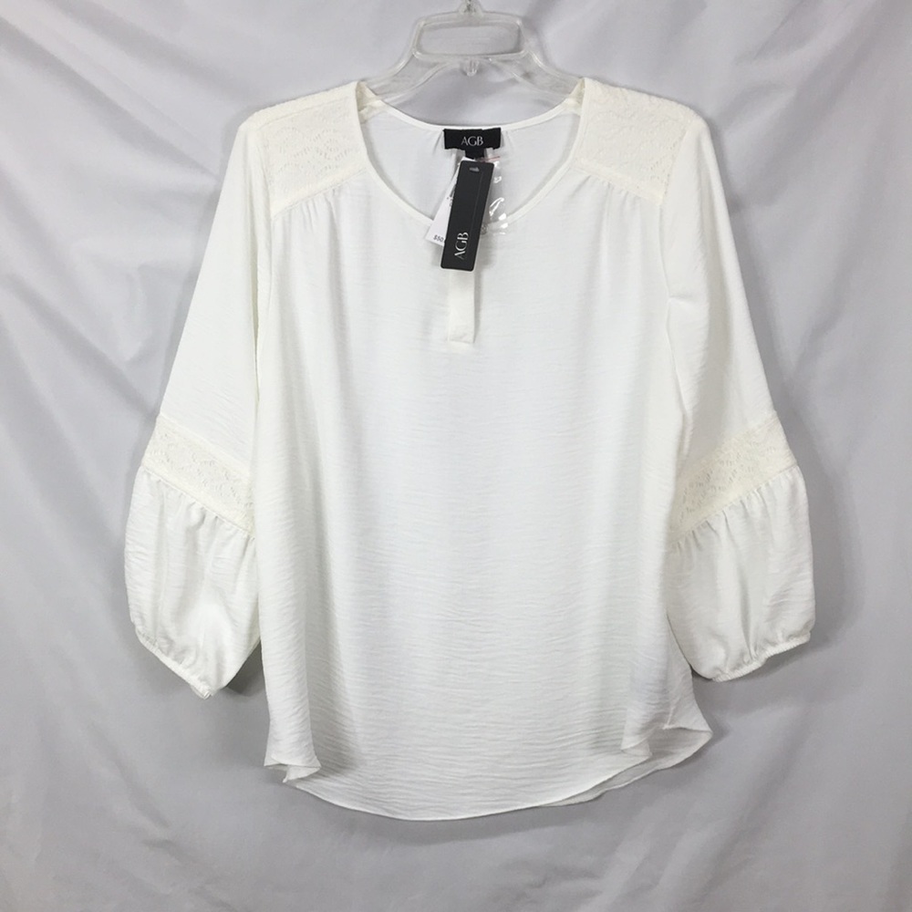 AGB Women’s Off White Lace Appliqué Blouse Size L NEW With Tags
